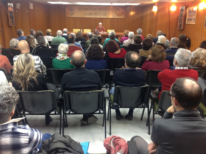 Interesante conferencia del catedrático Estrada Díaz en Almuñécar donde habló sobre '¿Conflicto o Alianza de Civilizaciones?'

